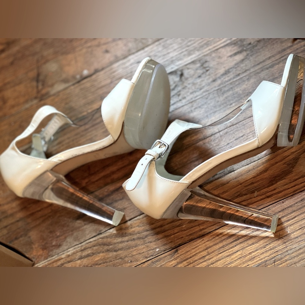 Stuart Weitzman patent leather clear platform heels 8.5